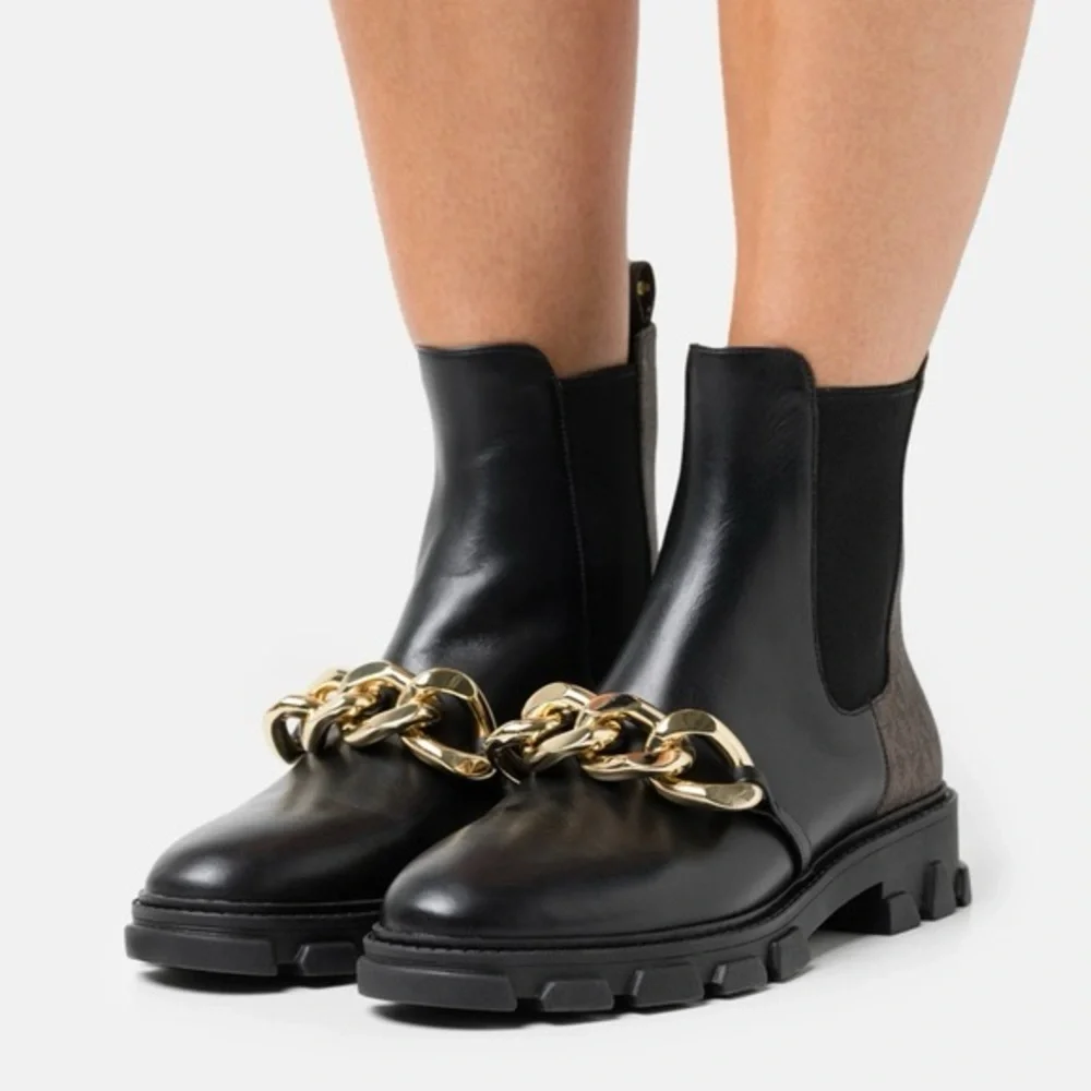 MICHAEL MICHAEL KORS Women's Scarlett Lug Sole Chain Chelsea Booties Size 8.5